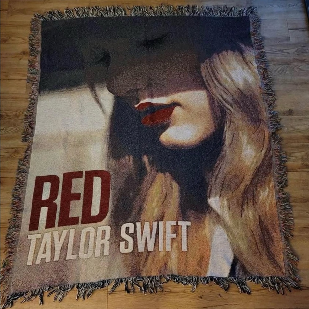 Taylor Swift  RED Tapestry Fringed Woven Throw Blanket 50" x 60"